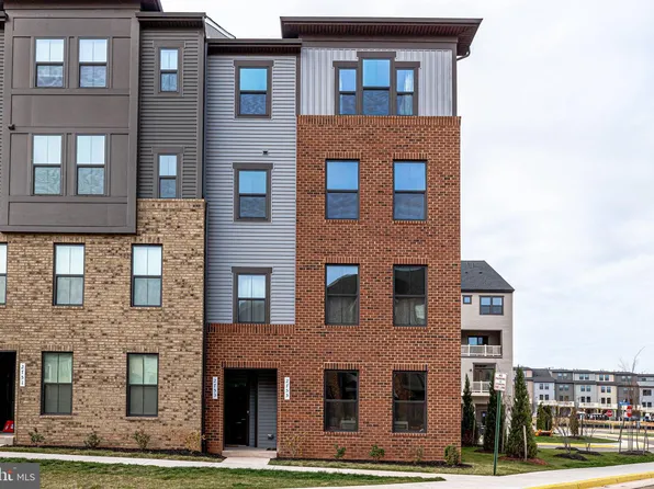 2753 Velocity Rd Unit 32B, Herndon, VA 20171