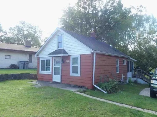 2443 West Goldcrest AVENUE, Milwaukee, WI 53221