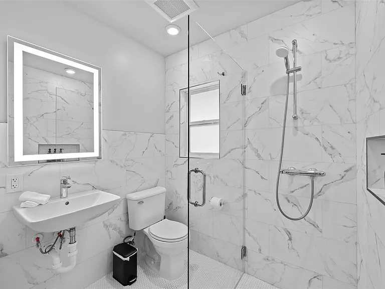 2201 Leon St #D — Photo 19