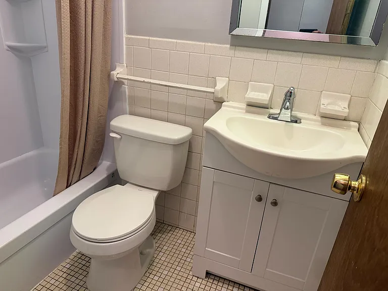 528 Bloomfield St #3 — Photo 6