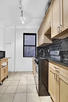 Rented by Cooper & Cooper Real Estate | media 11