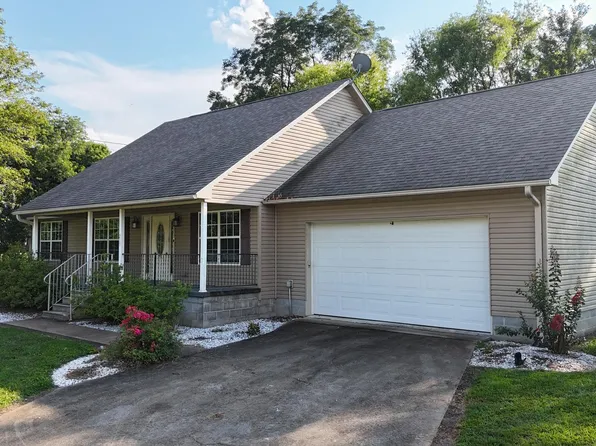 211 S Main St, Hornbeak, TN 38232