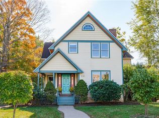 131 Sedgwick Rd, West Hartford, CT 06107