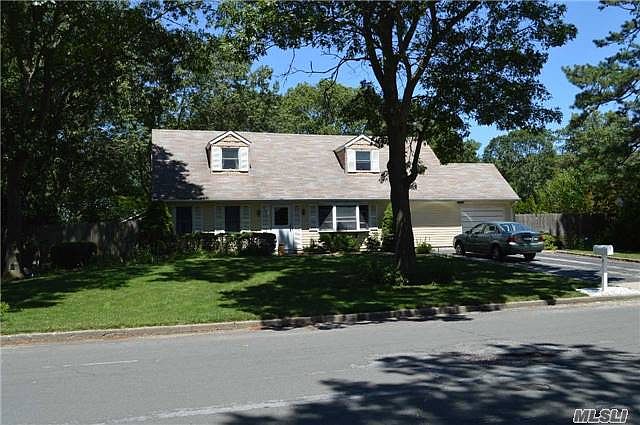 1st image of 7 Cottage Dr