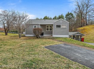 1401 Merrywood Dr, Johnson City, TN 37604