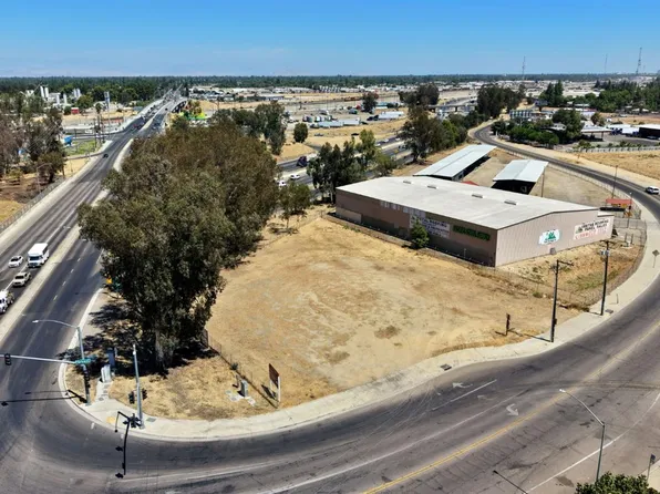 3998 N Parkway Dr, Fresno, CA 93722