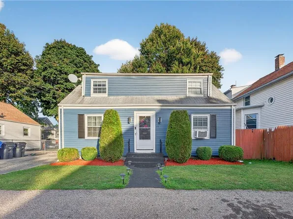 21 Rufus St, Pawtucket, RI 02860