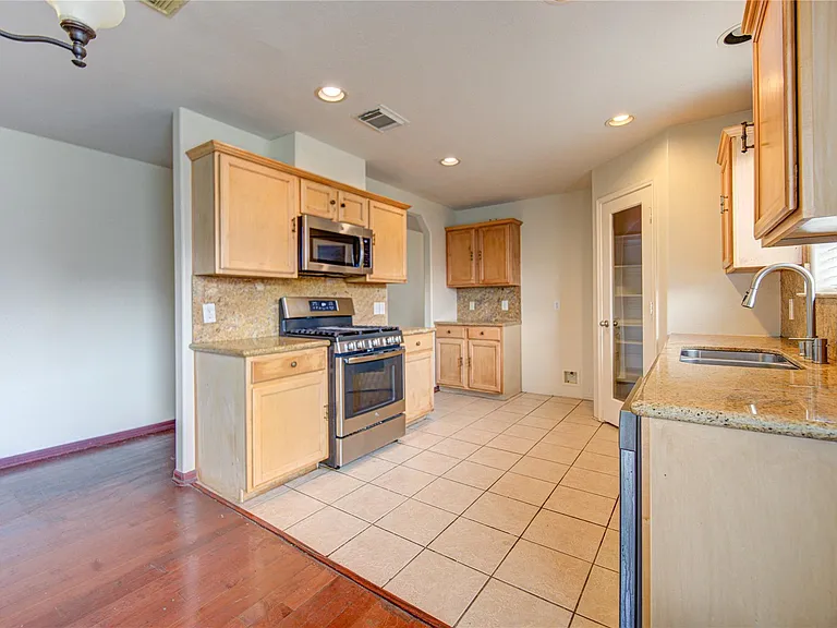 19130 Mission Fort Ln — Photo 17