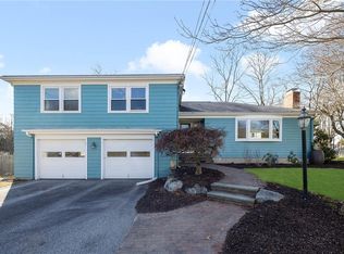5 Maxfield Ct, Barrington, RI 02806
