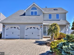 19 Centerboard Dr, Bayville, NJ 08721