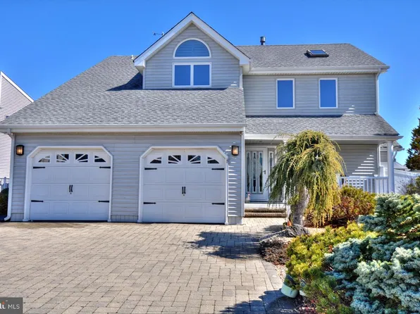 19 Centerboard Dr, Bayville, NJ 08721