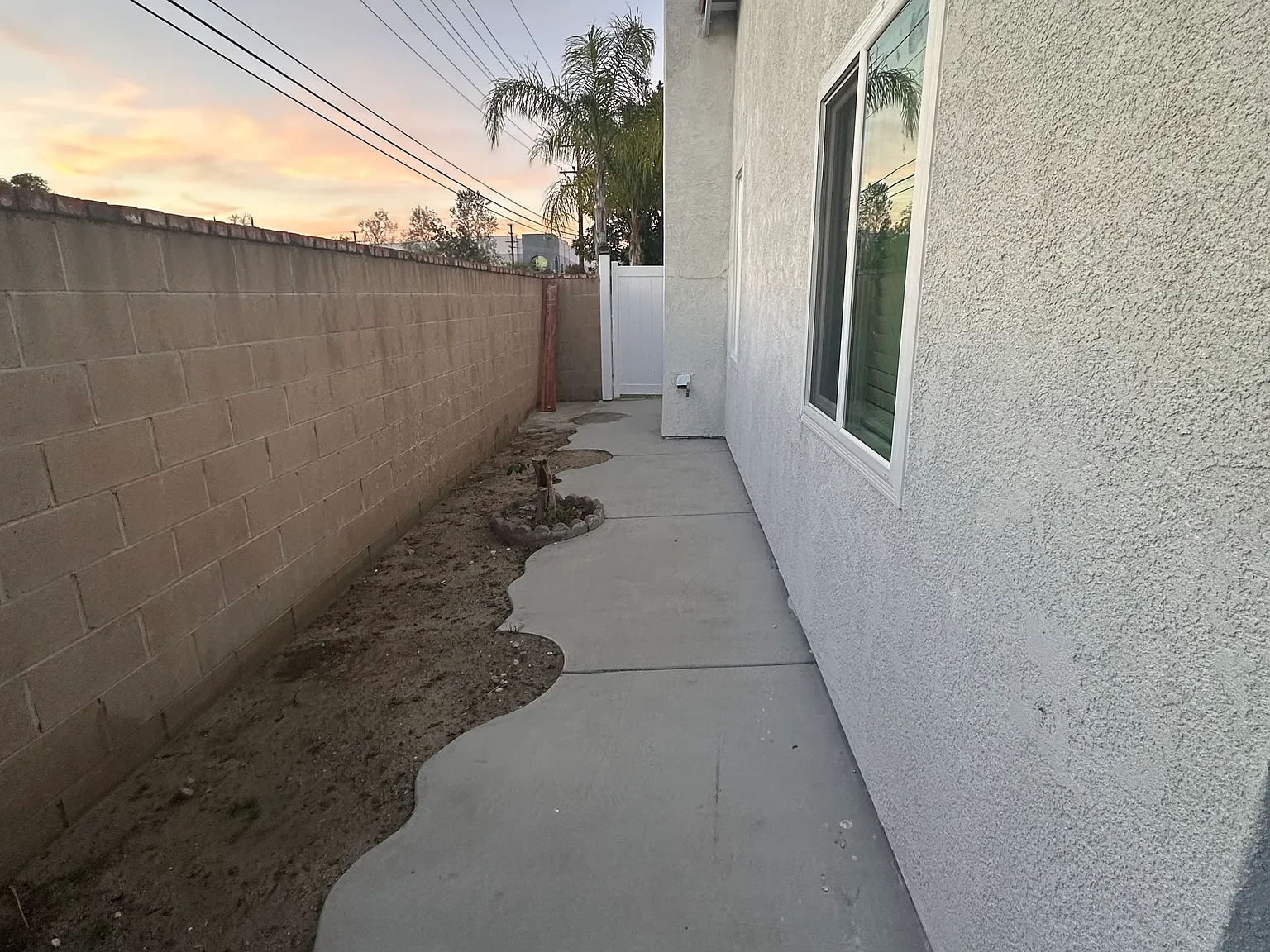 491 W Carter St — Photo 3