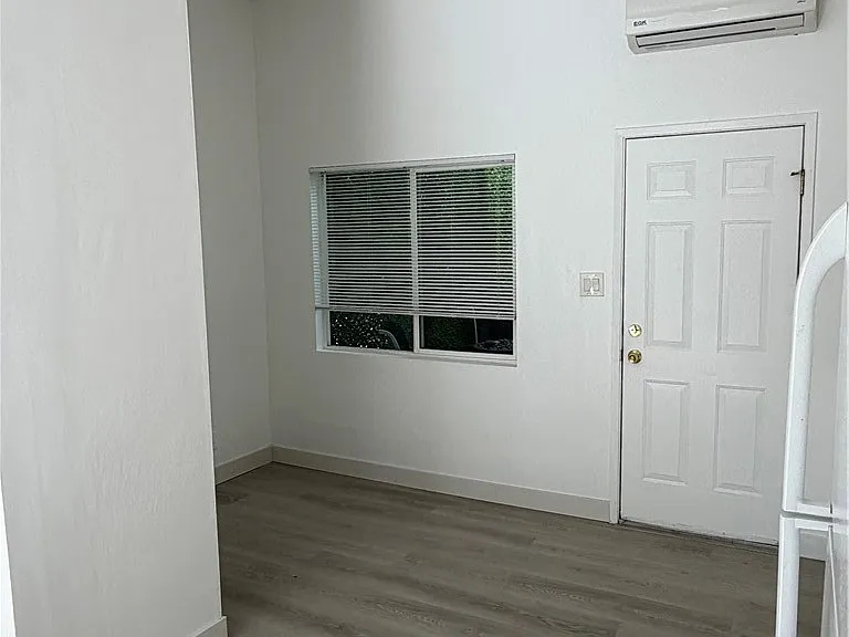 8561 Orion Ave #1 — Photo 7