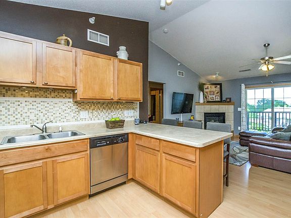 3rd image of 855 Blue Sky Dr APT 302