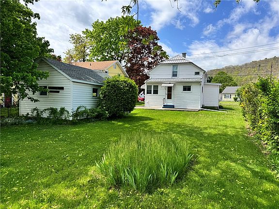3rd image of 94 Oakwood Ave