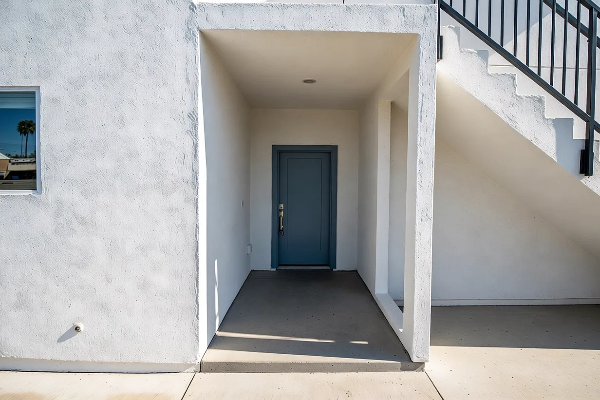 3 bed, 1200 sqft, $4,000 — Photo 1