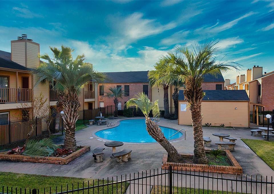 1st image of 16111 Aspenglenn Dr APT 302