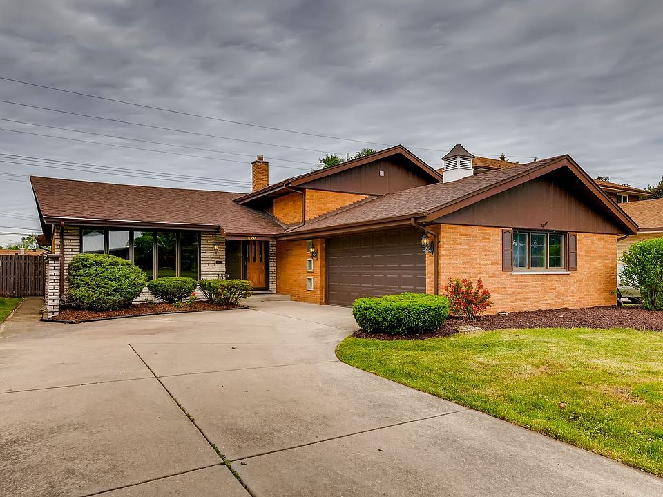 1st image of 4104 W 91st Pl