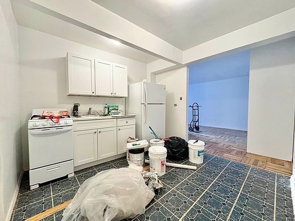 4th image of 14227 Barclay Ave APT 207