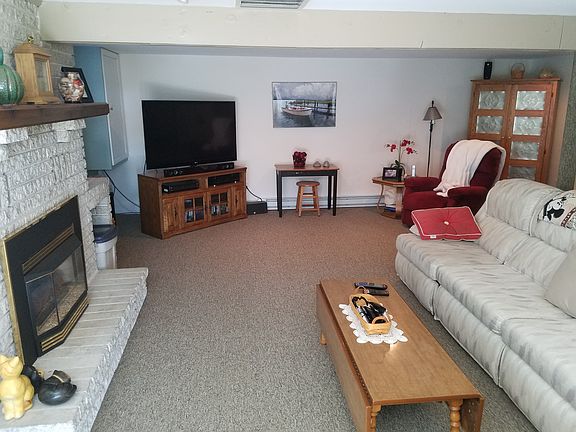Lower level- FamilyRec Room