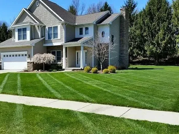 3744 Fox Xing, Saint Joseph, MI 49085