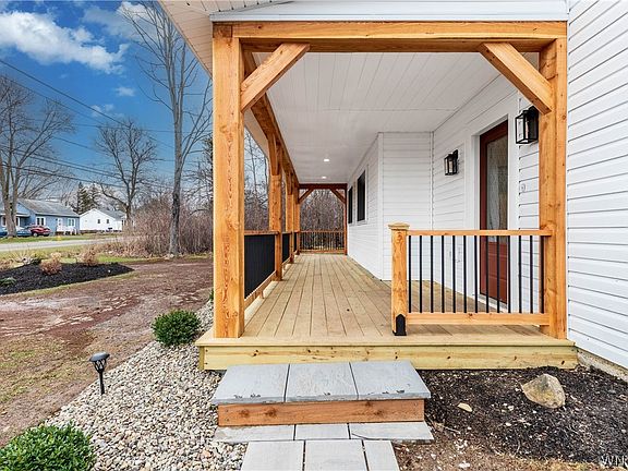 4th image of 789 Lake St