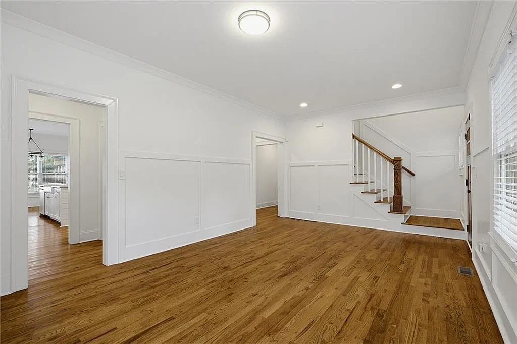 5 bed, 3.0 bath, 3150 sqft, $6,200 — Photo 4