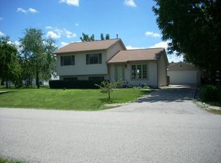 1901 Willow Rd, Twin Lakes, WI 53181