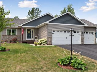 998 Hickory Curv, Watertown, MN 55388