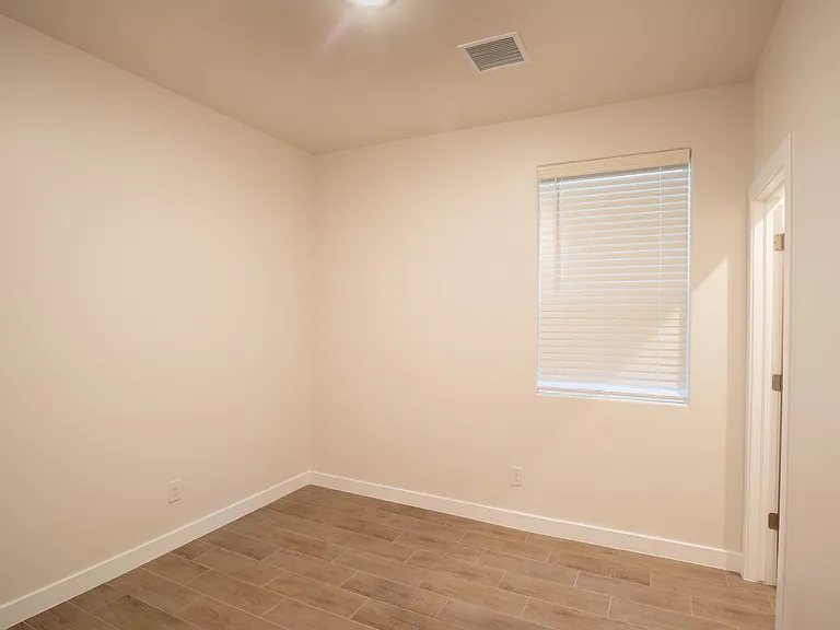 7006 Sentinel Ave — Photo 4