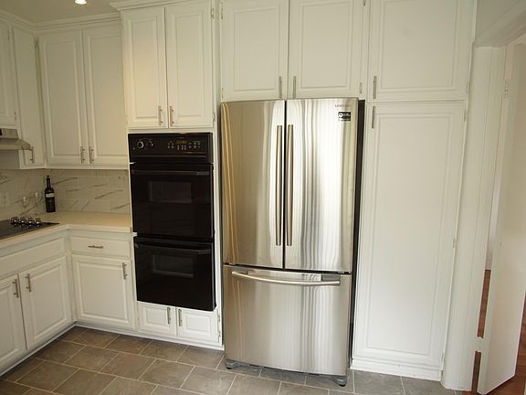 4th image of 1824 Fairburn Ave APT 402