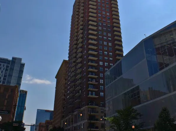 41 E 8th St APT 1702, Chicago, IL 60605