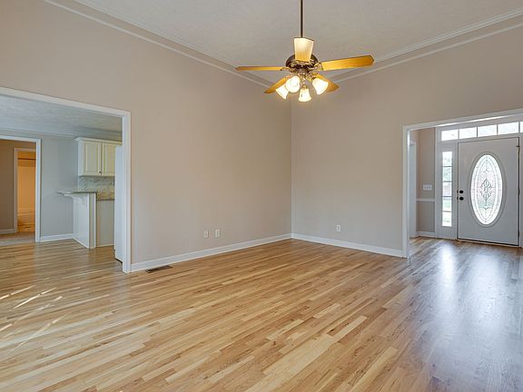 5th image of 2930 Runnymeade Dr