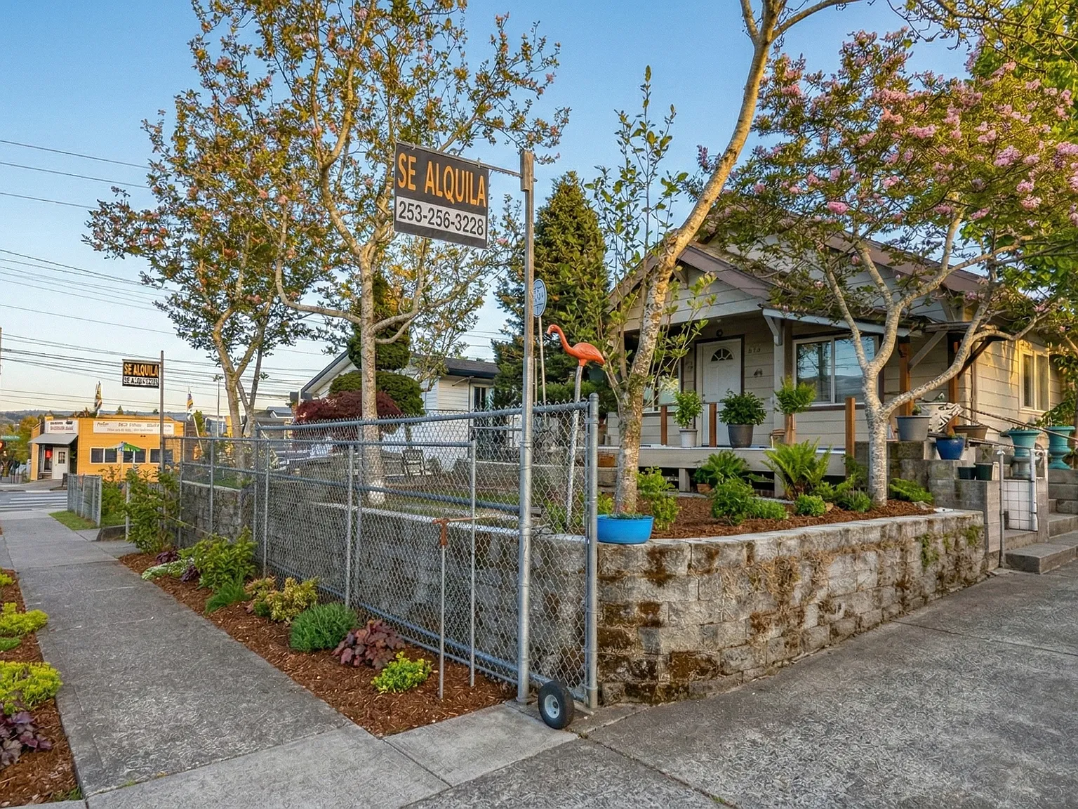 3 bed, 980 sqft, $2,900 — Photo 1