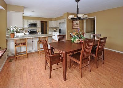 2nd image of 1408 Prairie Rose Ln
