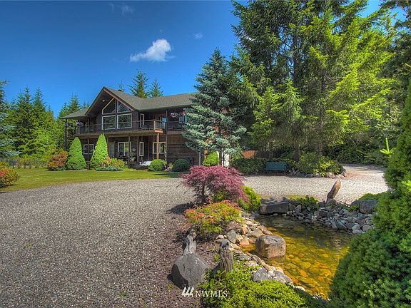 Convenient turn-around driveway 