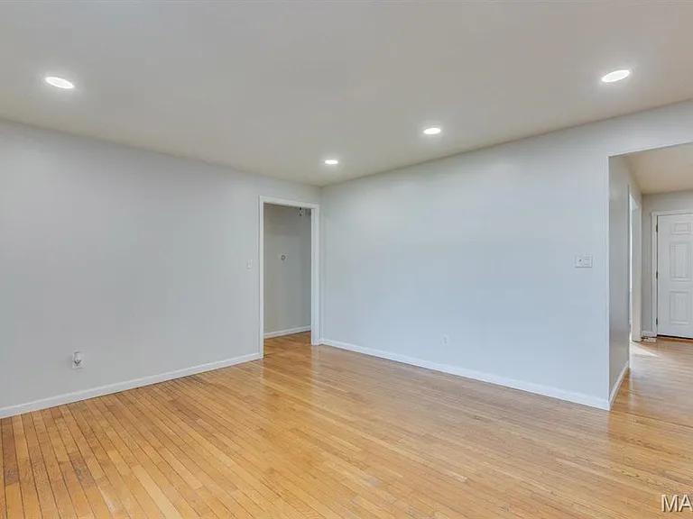359 Palermo Dr — Photo 12