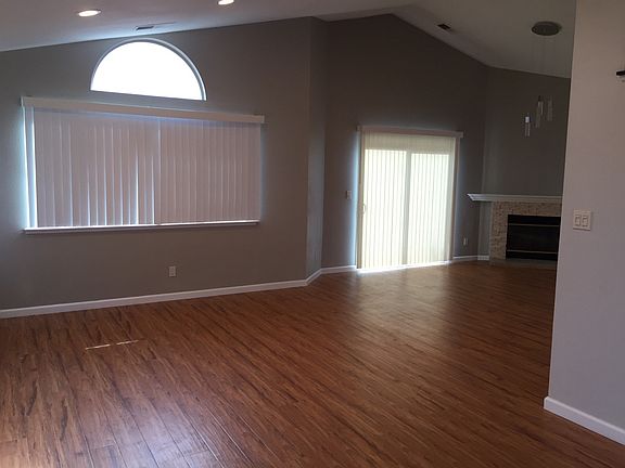 4th image of 840 N Hill Way