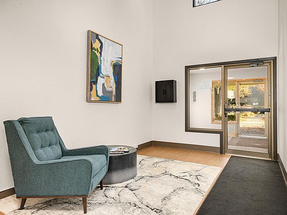 4th image of 4101 Parklawn Ave APT 121