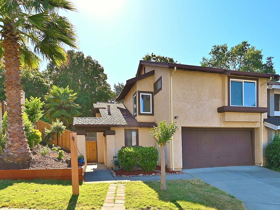 1st image of 2369 Sweetwater Dr