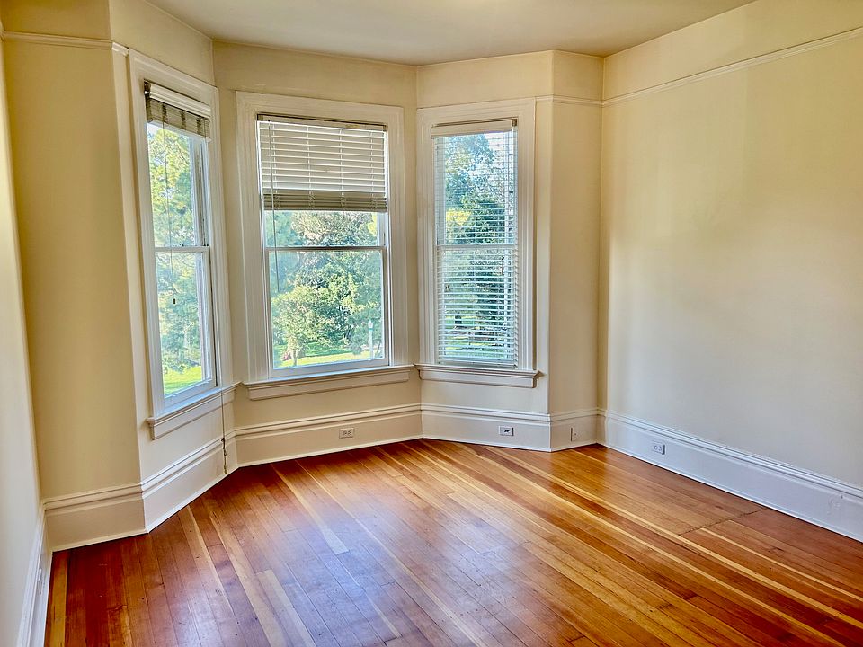living room / kitchen
