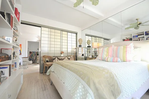 Sold by Aclawrence | media 1