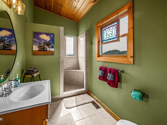 33rd image of 3829 Island View Rd