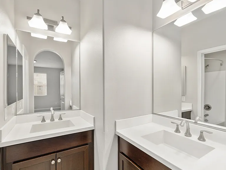 Costa Pointe Luxury 3-4 Bedroom Townhomes — Photo 16