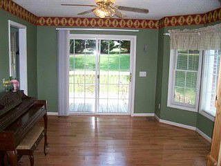 3rd image of 162 Sunnydale Dr