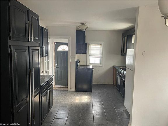 4th image of 258 Wellington Rd