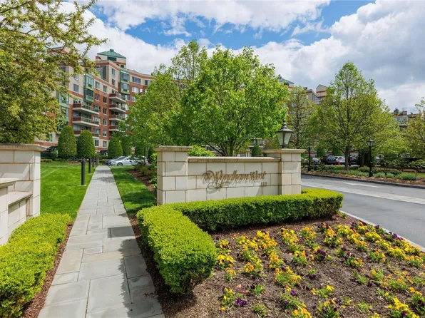 111 Cherry Valley Avenue #M33, Garden City, NY 11530