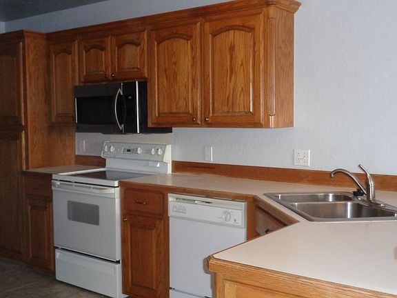 3rd image of 6612 NW Willow Tree Cir