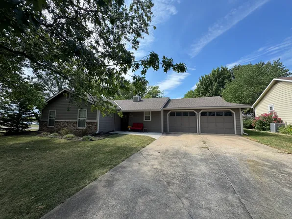 2925 Lawrence Ave, Lawrence, KS 66047