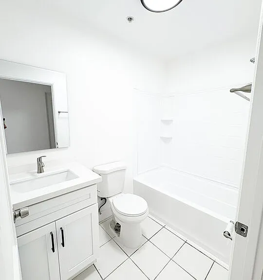 2637 S Manhattan Pl #8 — Photo 12